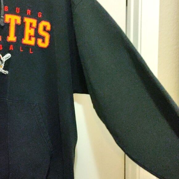 Vintage Reedsburg Pirates Hoodie - Picture 8 of 10